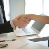 Cartel du recrutement : Les autorités de concurrence disent non aux promesses de ne pas piquer les salariés du voisin